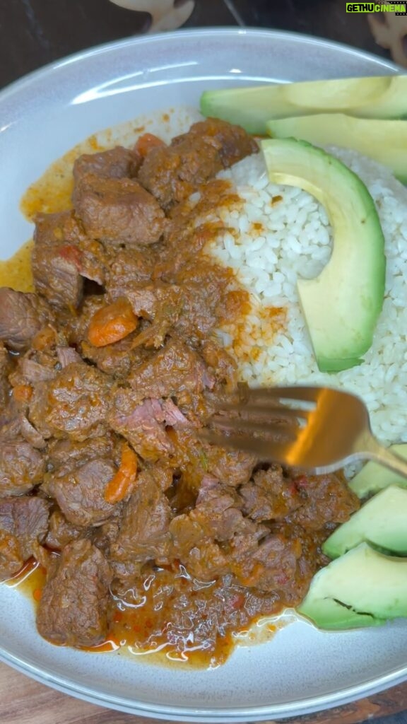 Omallys Hopper Instagram - For those asking for the written recipe of last night’s Carne Guisada 👩🏽‍🍳🤌🏽 Ingredients: -3 lbs Stew Beef 🥩 -3 tbsp Achiote Oil or Olive Oil -2 tbsp Sofrito -1 tbsp Garlic Paste -1/2 tbsp Beef or Veggie bouillon -1 onion 🧅 -1 Roasted Bell Pepper -1 tsp Dry Oregano -1 Ají dulce -1 tbsp tomato Paste -1 cup red wine -1 bay leaf - Potatoes and carrots La cantidad que te diga tu corazón Instructions: Heat your pot with oil in medium/high heat. Season your beef with Salt only (this will help tenderize) Sauteè your beef in the oil and wait until it releases all of its broth for about 10 minutes uncovered. Add all of your seasoning ingredients and continue to cook on medium/high heat for another 10 minutes. Once you have added all the ingredients, place the lid and lower heat to medium/low for another 20-25 minutes.