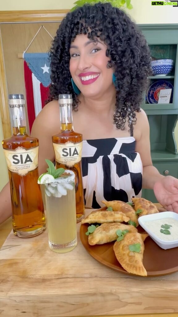 Omallys Hopper Instagram - #ad ¡Hola Mi Gente! Come celebrate Women’s History Month with me and @siascotchwhisky ! I’m sipping on the SIA Mojito paired with some delicious Cuban inspired empanadas. SIA was founded by Carin Luna-Ostaseski, and she is one of the first Hispanic women in history to create a Scotch whisky company. With SIA, Carin is challenging the traditional notions and conventions of scotch. The sweet notes of vanilla and honey make SIA a delicious scotch that is perfect for new or experienced whisky drinkers! Are you ready to try SIA? Find it on https://www.reservebar.com and use code SIPSPIRITS for free shipping! This year, enjoy @siascotchwhisky with me to celebrate all the empowered women around us. Cheers! SIA Blended Scotch Whisky. 43% Alc/Vol. Imported by Diageo Americas, New York, NY. Please drink responsibly. Don’t share with anyone under 21.