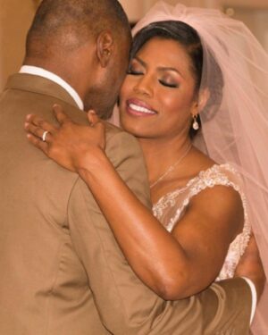 Omarosa Manigault Instagram - Happy 6th Anniversary to my wonderful Husband @johnallennewman 🤍🤍🤍
#HappilyEverNewman