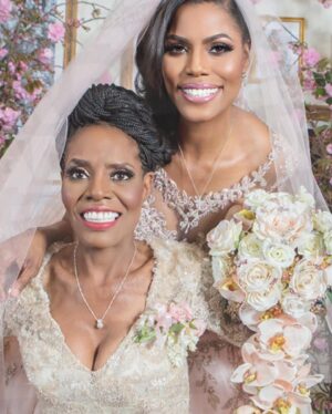 Omarosa Manigault Instagram - Happy 6th Anniversary to my wonderful Husband @johnallennewman 🤍🤍🤍
#HappilyEverNewman