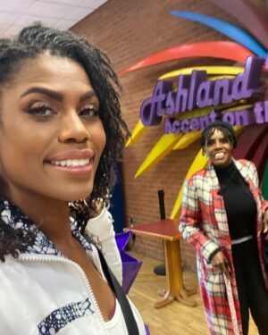 Omarosa Manigault Instagram - I gave Momarosa another “Puffy Hat” for Mother’s Day! She is such a blessing to my life. I thank God everyday for her! Love you Momma! 🤍
