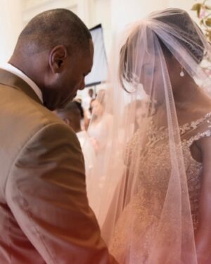Omarosa Manigault Instagram - Happy 6th Anniversary to my wonderful Husband @johnallennewman 🤍🤍🤍
#HappilyEverNewman