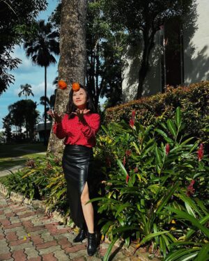 Oon Shu An Instagram - 👋helloooo my dears. Wishing you all a Happy Lunar New Year!! 大吉大利, 龙年行大运, liberation and justice for all!! ♥️♥️🍊🍊✨✨🧧🧧 sending you all a whole tonne of love!! May it bring you all you need!!

Expansion-

Celebrations have been strange and precious for me these past few months. I think same as a lot of people, I have never felt this level of despair at the world in my life. But being with friends and family, holding and being with each other has also been what has filled my tank. On a personal level, there have been many things that I’ve actually been quite happy about that I maybe haven’t given enough space to. 

So i guess this is me practising expansion and how to hold both joy and pain at the same time, in a space/world that conditions us to feel either or. 

Oh!! I finally figured out my new year resolution: To not lose faith in humanity. lol. because to do so would be to surrender my own. I reject!!

Hug a loved one, send a message to someone you love, buy an e-sim, say something good about someone to someone else, make a donation, share a story, witness, learn, enjoy life, laugh, do something nonsensical, question a held belief, challenge it, grieve for those in pain, grieve for those no longer here, connect with people who care about the same things, hold space, get angry about injustice, get compassionate, listen, do something about what you care about, put on something nice that makes you feel good, remind myself that I am human. Love. Rage. Witness. Grieve. Celebrate. Connect. 🫶🍊🍊

♥️新年快乐♥️