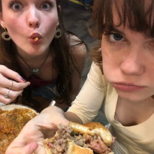 Oona Laurence Instagram - sometimes yas sometimes nah-s!!! bye 2021❤️