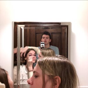 Oona Laurence Instagram - happy 19th birthday bae😋😋🤯🤯 ur stuck w me for life❤️ i love you more than words can describe