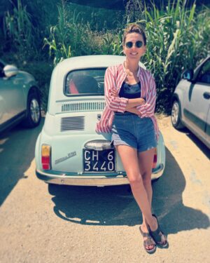 Ophelia Lovibond Instagram - Italia ti amo 💚🤍❤️ #ladolcevita #cinquecento #idoliketobebesidetheseaside #abruzzo