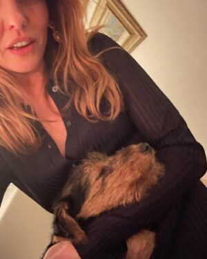 Ophelia Lovibond Instagram - A scrumptious dinner in the most gorgeous home with Janet the puppy as guest of honour ❤️ Thank you @iamlaurajackson for always being the #hostesswiththemostess and @boden_clothing for the #glam #gladrags ✨ Very much kicked off the #partyseason! #bodenclothing #dinnerparty #aboutlastnight