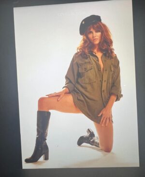 Ophelia Lovibond Instagram - Charging ahead with @starz! 🌟🍆😉 @minxstarz #comingsoon #takecharge #1970s #losangeles #✌🏼 #starz #saucyminx #minx #likearollingstone #bts #💋