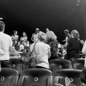 Ophélie Bau Instagram - « Le Marchand de Sable » de @steveachiepo avec @samsuchiwa 
Presenté en tant que Coup de Coeur de Marie France Brière du @ffangouleme 
🔥Merveilleusement accueillis🔥
sortira en salle le 8 février 2023 ! 
À vos agendas ! 

Merci @magalipascal 👚