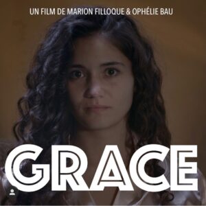 Ophélie Bau Instagram - Les Amis, il y a un an @marionfilloque et moi vous présentions « GRACE », notre première co-réalisation pour le @nikonfilmfestival . 
Nous avons eu l’immense joie de voir « GRACE »  en finale ! 
Merci encore à toute notre équipe !! Et toute l’équipe du Nikon big up a @alexandredino ! 
Pour voir ou revoir « GRACE » rendez vous sur le lien dans ma bio ! 
Quelques photos souvenirs du tournage ! 🤗
Une célèbre icône pop et star des réseaux sociaux est attendue pour le plus grand concert de sa carrière. Tout le monde est là, ce soir. Sauf Grace.

💛💛