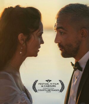 Ophélie Bau Instagram - Le prestigieux @festivaldecabourg 💛offre sa grande première au court métrage « La sirène se marie » de Achraf Ajraoui => @instachrafff 
Je suis fière et heureuse pour touuute l’équipe ! Trooooop hâte !! 🧜‍♀️💛🌊
@dalibenssalah @homayoun @annesophiepicard @plumefabre @kaderbouallaga_ @flore_hamidani etc etcccc !!