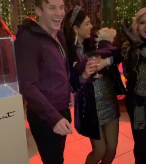 Orfeh Instagram - When @andy_karl   @orfeh host a 🎄 sing-a-long 🎤 at the @parkterracehotel with @hotelchocolatusa serving up hot cocoa and and espresso 🍸.

🫶🏼Did @will.linendoll and I make a 🎄 music video with Orfeh and Andy?
🫶🏼Did @pompomcharlie sing backup for @andy_karl? 
🫶🏼Was there a Page Six article?
🫶🏼Was I reunited with my chosen family?
🫶🏼Did I give @orfeh my @rpzlrpzl headband because she is the 👸🏻?
🫶🏼Does @parkterracehotel’ 6th floor bar/terrace @terrazzobryantpark have the most perfect view of Bryant Park?

The answer is yes. And it’s all documented in this carousel♥️Happy holidays!

#bryantpark #parkterrace #orfeh #andykarl