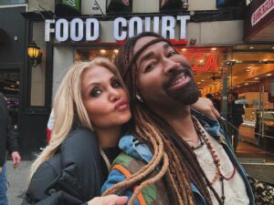 Orfeh Instagram - There are few people I adore more than @tytryone so randomly running in to him on my way to rehearsal, was an absolute high point 💛🥰🥰 Thank you for being such an inspiration and always knowing JUST what to say to make everything a little less 💩for ALL OF US‼️‼️ Love you Ty🥰 
.
.
.
#streetscenes #tytyrone #nyc #chanceencounter #inspriation #fashion #icon #legendsonly