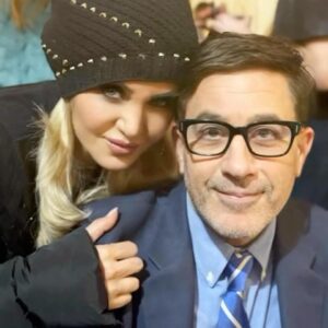 Orfeh Instagram - A #tbt to last week😜 A couple of fantastic premiere moments of super fabulous shows you don’t want to miss🤩 The DOUBT revival starring @lievschreiber @thisisamyryan & @zoe.kazan @roundaboutnyc is OUTSTANDING and not to be missed💥‼️And @netflixfilm @damselmovie starring @milliebobbybrown is PHENOMENAL‼️🙌🏻
Please enjoy some pics with some of my💖💖 
.
.
@doctorlindadahl @tomlamendola @jwuntitled @mslachanze solo📸: @bruglikas 
.
.
.
#nyc #doubt #damselmovie #paristheatre #plaza