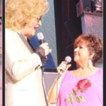 Orietta Berti Instagram - #MadameSisi #love💖 Con Madame Sisì ho condiviso una grande amicizia nata dieci anni fa proprio nel suo locale dove ero ospite. Una bella amicizia al punto che qualche anno fa ho voluto dare il suo nome ad una delle mie amate gattine, per celebrare proprio la nostra amicizia. Un legame speciale che si è consolidato negli anni grazie alla sua meravigliosa capacità di trasmettere un senso magico e speciale nelle serate del suo locale dove l’accoglienza, l’inclusione, la fratellanza, la voglia di divertirsi insieme a mille colori, sono sempre stati protagonisti. Carlo era una persona ironica, positiva e con una energia coinvolgente...ed è stato sempre circondato dal grande affetto della famiglia e dei tantissimi amici ed amiche che gli hanno voluto bene. È sempre stato molto attivo non solo nella sua professione ma anche in tante campagne sociali e di sensibilizzazione. Il mio pensiero e le mie condoglianze vanno ai famigliari e agli amici. Mancherà molto a tutti❤. Ciao caro Carlo e ciao cara Madame Sisì💖 con affetto e stima Orietta @madamesisiartclub #madamesisi #CarloTessari @art.club.disco #love💖 #amicizia #gratitudine