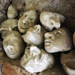Oya Okar Instagram - Unutulmuş birer birer #familieflöz #physicaltheatre #mask