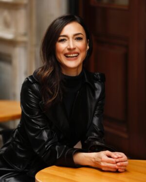 Özlem Çınar Instagram - @eceo @tugbagazanfer
