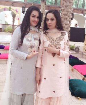 Padmini Kolhapure Instagram - Happy birthday to my darling sister #shivangi 
Keep smiling 💕