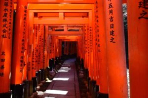 Paige Chua Instagram - Kyoto is a destination I've been wanting to visit for the longest time. The charm, and nostalgia of the celebrated cultural capital of Japan fascinated me. 

Well, as of all major cities, Kyoto has also been modernised. But the remnants of the past is still evident and held in pride.

#fushimiinari