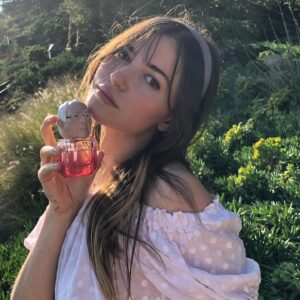 Paige Elkington Instagram - It my freakin bday y’all. Thx to all my friends (and internet strangers) that make me feel special and loved all of my days. ❤️❤️❤️