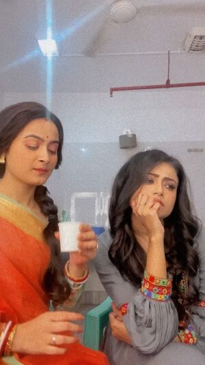 Pallabi Dey Instagram - Khanna🌯🌮🌭🍔🌯🥗🥗

#actorslife #colorstv #trendingreels