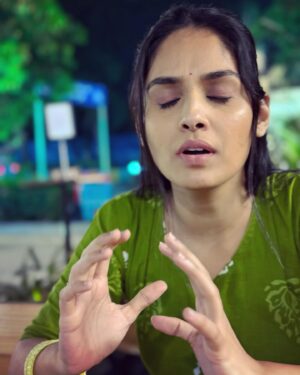Pallavi Patil Instagram - नुसती बडबड 🤪
.
.
#candid #talktalktalk #pallavipatil