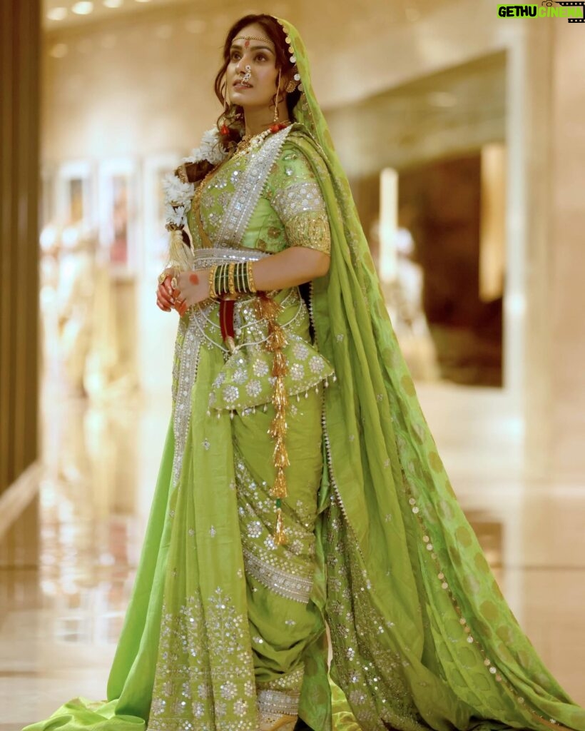 Pallavi Patil Instagram - 💚💚💚 . . Photography by @saneshashank Makeup by @nupuradeshpande_artistry Hair by @hairandmakeupbyradhe Styled by @samprata23 CELEBRTITY management @makeupbyberdesaurabh Saree @royaltasta Jwellery @satyamjewellers Nath @jizajewellerystudio . . #saree #traditional #punetimes #punetimesfashionweek #pallavipatil