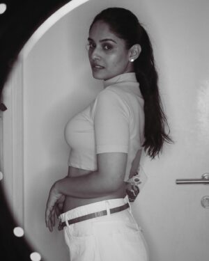 Pallavi Patil Instagram - Denim @shoppingfactory11 
📸 @pranavgodsephotography
