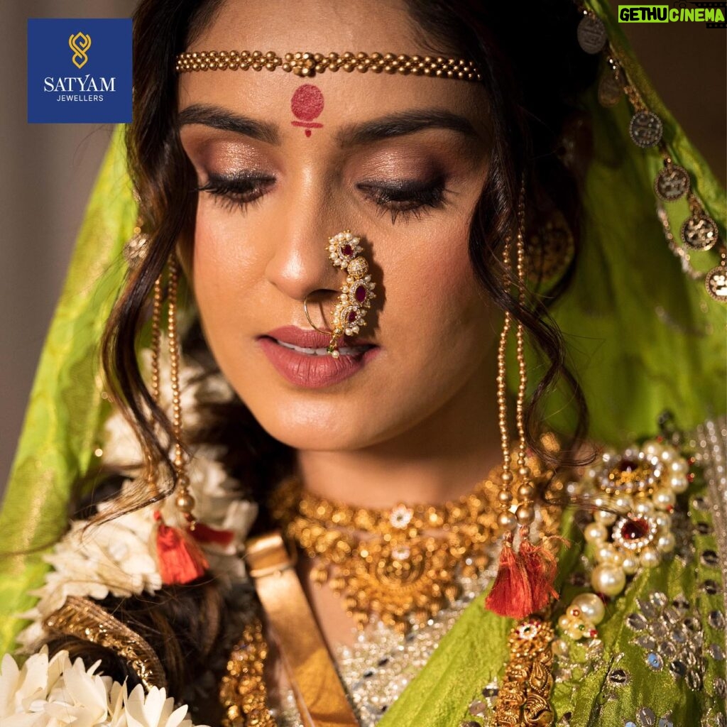 Pallavi Patil Instagram - Sensational Pallavi Patil captivated with elegance, complementing Tasta’s ethereal designs and Satyam Jewellers’ luxury, leaving a lasting impression. Jewellery @satyamjewellers Wearing @royaltasta MOU @uma_artistry PC @purushottamkulkarni_77 #satyam #satyamjewellers #goldjewellery #punerimesfashionweek #royal #antiquejewelry #templejewellery #royaljewellery #goldjewellery #satyamjewellers #showstopper #satyamjewellersnigadi #punetimes #punetimesfashionweek