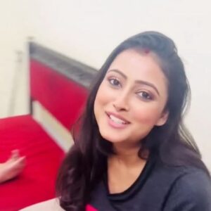Pallavi Sharma Instagram - Eta ki thik ? 🤫