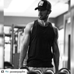 Pamela Spence Instagram - #Repost @powerpopfm 
・・・
Haftanın sportif anlarını #çoksevdik👟🎽 @tugbaozerk @muratboz @pembekeci @rotapilatesstudio