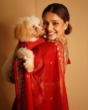 Pamela Mandal Instagram - Romeo & mamma

💕💕#dogsofinstagram #doglover #reels #reelsinstagram #reelsindia #viral #Instagram #instalike #instadaily #like #life #loveofmylife #romeo #mylove #doglife #dogphotography #mylifeline #mylove #family