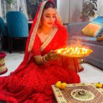 Pamela Mandal Instagram - Happy Diwali #festival #diwali #puja #ganpati #laxmipuja👣 #happydiwali #instagram #sareelove #bts