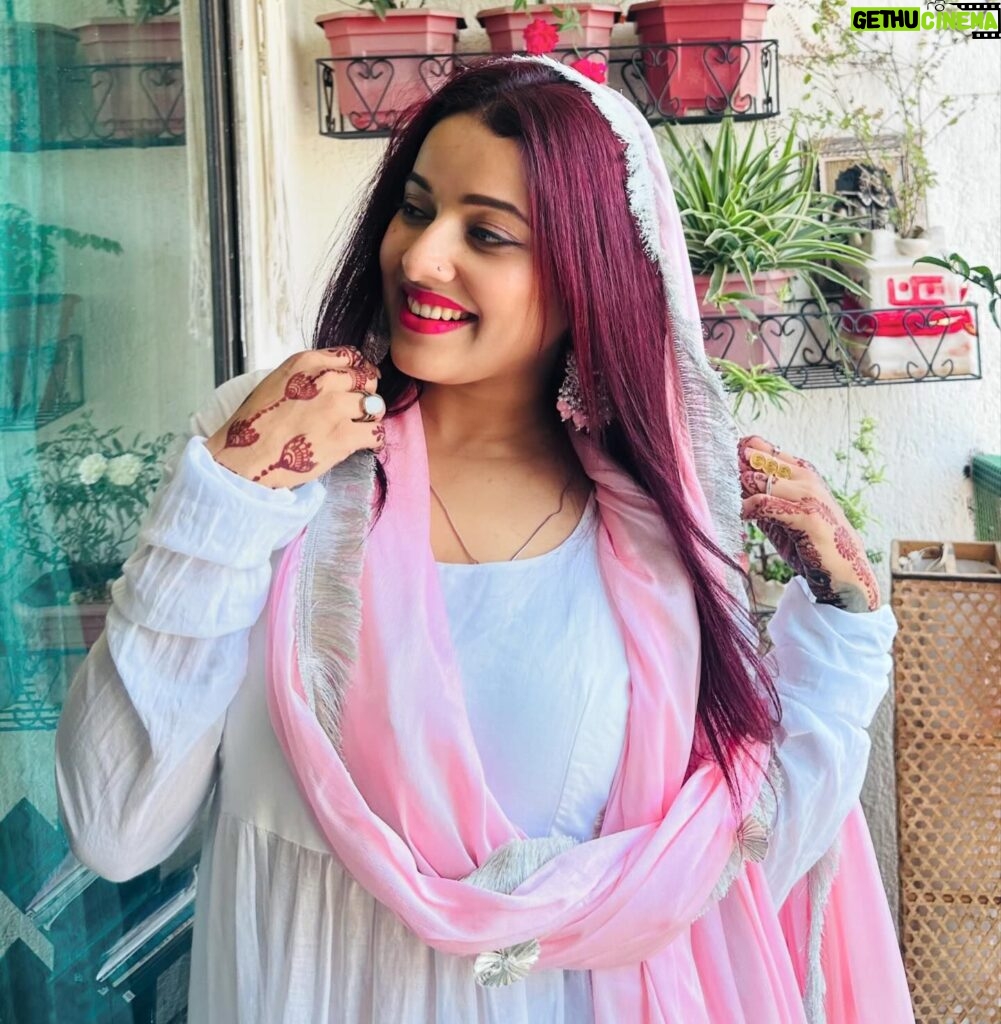 Pamela Mandal Instagram - Eid Mubarak #eid #eidcollection #explorepage #trust #love #instagood #instagram #followforfollowback #followme #photooftheday #bhfyp #instalike #photography #l #instadaily #picoftheday #beautiful #myself #likeforfollow #fashion #smile #followers #bengali #followback #f #sareelove #likesforlike