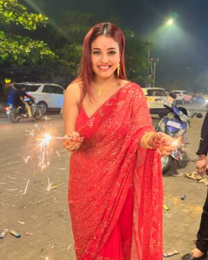 Pamela Mandal Instagram - Happy Diwali 

#festival #diwali #puja #ganpati #laxmipuja👣 #happydiwali #instagram #sareelove #bts
