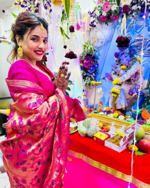 Pamela Mandal Instagram - Ganpati Bappa Mourya

#reelsinstagram #reels #dance #ganpatibappamorya #ganpatifestival #festivevibes #bts #harekrishna #krishna #bappamorya #gannu #ganpati #like #comment #krishna #gopi