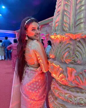 Pamela Mandal Instagram - Ashtamir saj💕
#durgapuja #bts #festival #saree #bengoli #instagram ##sareelover #subhomahalaya #devidurga #mahalaya2023 #like #comment #impower #strong #beautiful #bongbeauties #bengolisaree #maa #jaimatadi #cottonsaree @creationbypamela
