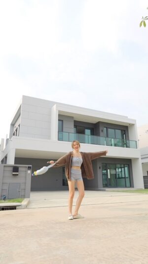 Panisara Rikulsurakan Instagram - ความฝันในวัย27ขวบ 

มีบ้านเป็นของตัวเองแล้วค่าาา💕
#บ้านของแคร์