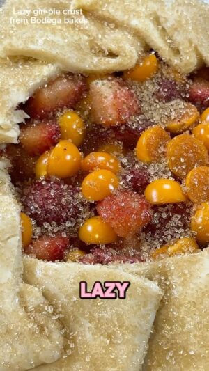 Paola Velez Instagram - Lazy pie crust with maximum results! If you’ve thought about making a pie and just gave up then this recipe is for you! Using the power of the almighty stand mixer I make dough a breeze. Just think of all the time we will have not doing dishes!?

If you wanna get this recipe and more like it preorder my cookbook BODEGA BAKES! 
The Gworls know: PREORDER NOW! Bake later 🤩

Available wherever fine books are sold! 

(Hi, have you been curious why I’ve been posting a lot of sans-recipe reels? Well, that’s cause my cookbook publishes on October 1st! All the recipes for my most recent reels live there plus thick ‘ems and my Dona recipes! Preordering helps me and my book tremendously, if you’ve already preordered and want to continue supporting me through this journey, share this reel and others that you love with your friends, families and community! If you’ve gotten this far into this side note, I am thankful you’ve read this! Sending you all my love, P.) #cookbook #preordernow #pastry #bakingfun #bakinghacks #piedough #cookinghacks #cookingtips #pastrychefsofinstagram