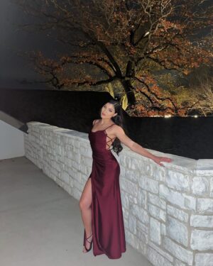 Paola Andino Instagram - Una noche para los enamorados 🖤