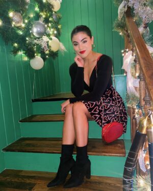 Paola Andino Instagram - Just a ‘tini bit excited for the holiday season 🍸❄️🧤