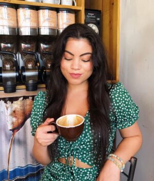 Paola Andino Instagram - Salud 😌 ...even though I’d already downed my latte