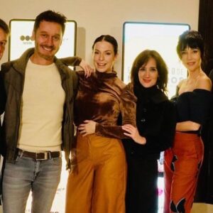 Paola Krum Instagram - Reunión con mis compas adorados sobre el final de #elprimerodenosotros ❤️
Los voy a extrañar…

@memefunes 
@benjaminvicuna.ok 
@aruzzireal 
@castrolucianook 
@soy_desantodd 

@darioturo 
@paramountplusla 
@vis_global 

Gracias por tanto…
