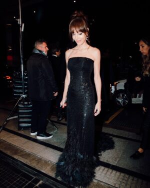 Paola Krum Instagram - Noche de los Martín Fierro !
Gracias amigo querido @jorgeoleon 
@atelierpucheta ..vestido soñado ❤️
@fabianpaz ♥️
@justaosadia 
@rubirubioficial 
Y gracias por los mensajes amorosos y el cariño de siempre que me llenan de alegría 💕