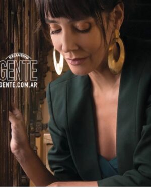Paola Krum Instagram - Producción para @revistagenteok 

Hermosa entrevista,hablando de todo un poco..pero en especial del lanzamiento de #elprimerodenosotros ❤️

Agradezco profundamente a mis amigos talentosos 
@tony.mkp en maquillaje 😍
@day_nanu en peinado🥰
Y a todos los que hicieron posible esta nota…
Gracias @revistagenteok
