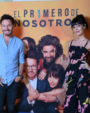 Paola Krum Instagram - Con mi compa @benjaminvicuna.ok contamos una hermosa historia de amor

#elprimerodenosotros 
@jazminchebar 
@telefe 
@paramountplusla 
@vis_global