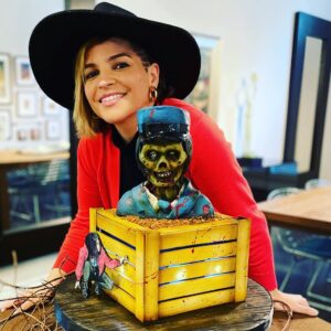 Paola Lázaro Instagram - Thank you to everyone who has tuned in 🙏💓
🎂 by genius baker: @sonojones for @commonbondbistroandbakery 
Inspired by a behind the scenes photo by the talented: @filmstring