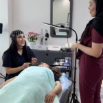 Parisa Roshani Instagram - من بارها شده براي تعارف هاي الكي بسيار تو استينم رفته ولي بعد از مدتي ياد گرفتم اصلاً ارزش كار خودمو با اين حركات پايين نيارم شماها چند بار اينجوري شدين ❤️ #تعارف