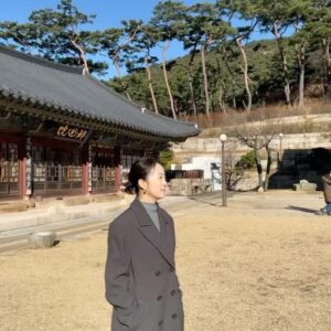Park Eun-young Instagram - #진관사 
은평구에 이렇게나 좋은 곳이 있었네요🤩
휴전선 이남 땅 중에서 두번째로 풍수가 좋다는 이 곳!!
기 잔뜩 받고 소원빌고 왔어요🙏🏻

#흥해라 #갑진년
값진 한 해 되길💚