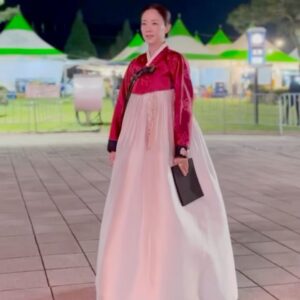 Park Eun-young Instagram - 쪽머리 박마님 🙇🏻‍♀️
#한복